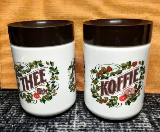 Image 1 of Vintage Douwe Egberts (V203) set jaren '70 – opaline thee/koffie potten + airpot 34 cm