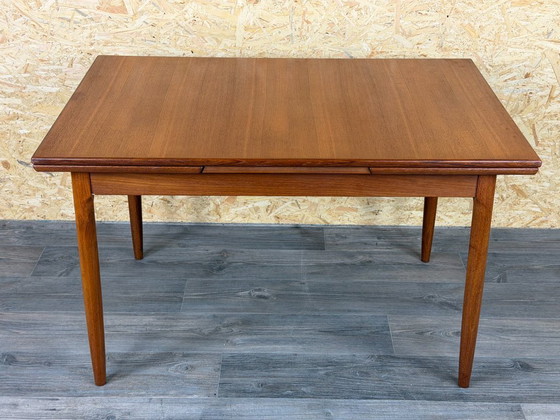 Image 1 of Table de salle à manger en teck des années 1960/70, design danois moderne, Danemark