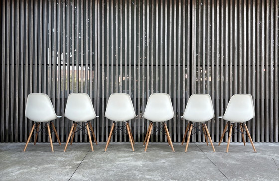 Image 1 of 6x Sillas Vitra Eames DSW
