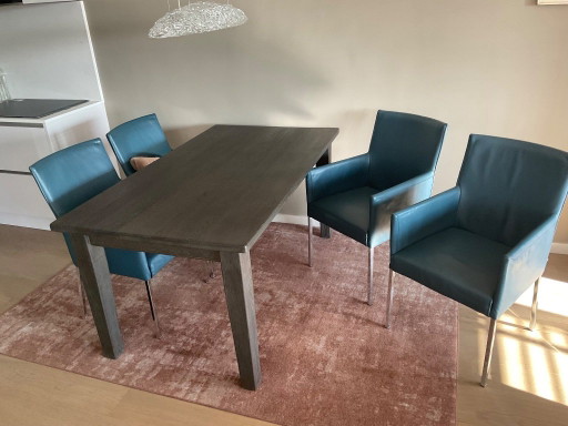 Sedie da pranzo e tavolo da pranzo Rolf Benz, set di quattro pezzi
