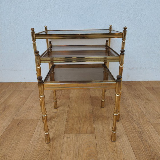 Image 1 of Tables gigognes de style Régence, imitation bambou, style Hollywood vintage.