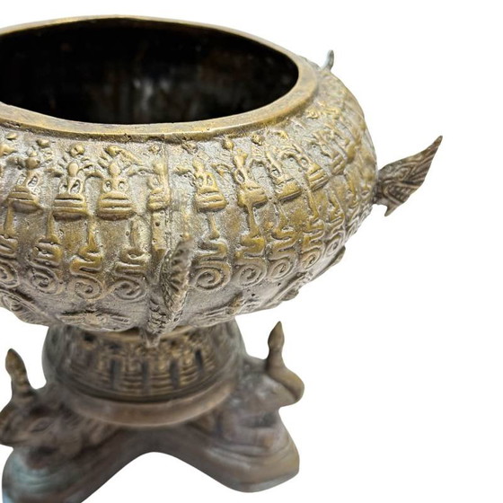 Antique Thai Bronze Reliquary with Elephants and Sacred Amulet – Sculpture (photo 6 of 12)