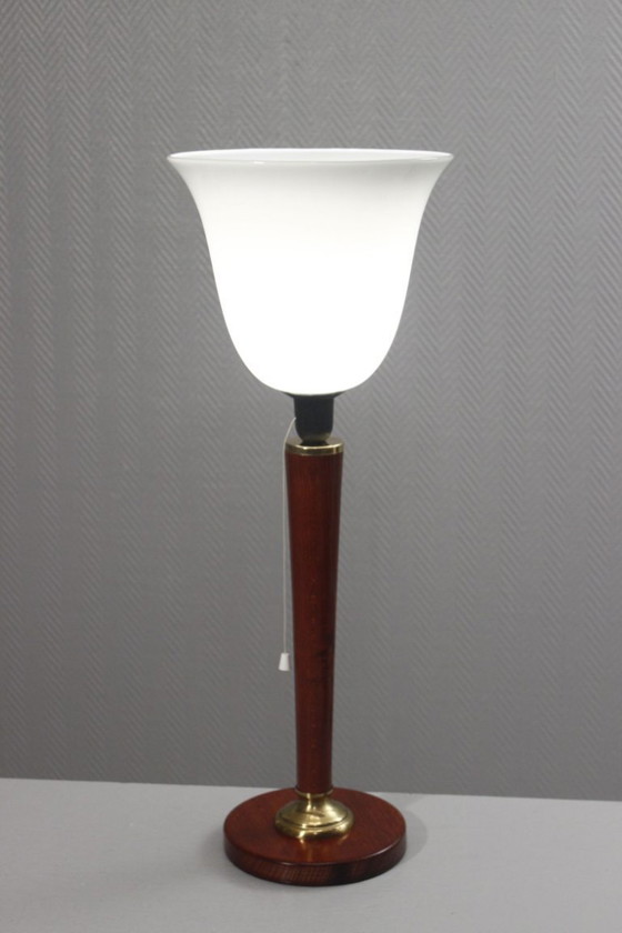 Image 1 of Vintage Mazda-lamp van hout, messing en opaalglas, Art Deco-design, 20e eeuw.
