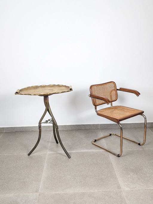 Mesa japonesa Art Nouveau de la década de 1920, de bronce y latón con motivo de libélula.