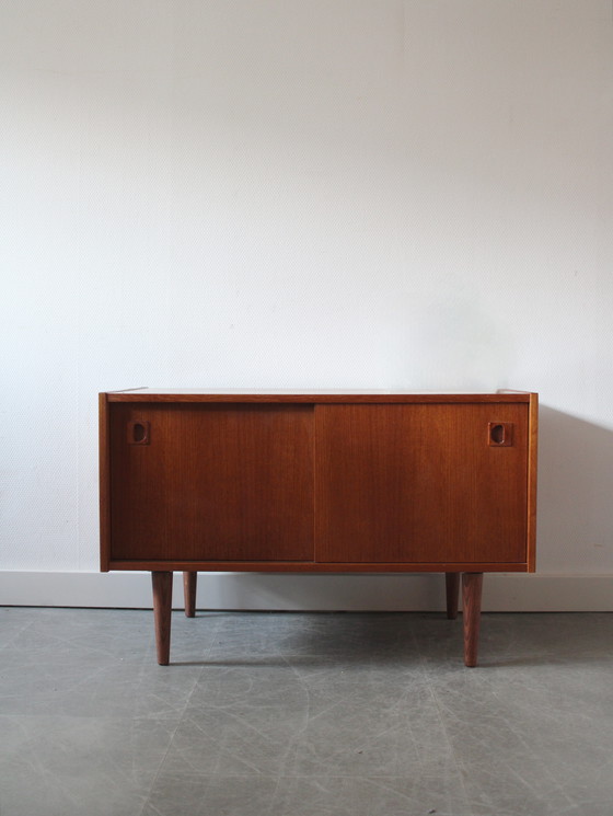 Image 1 of Vintage Deens dressoir in teak, zeer diep! Ideaal voor platenspelers