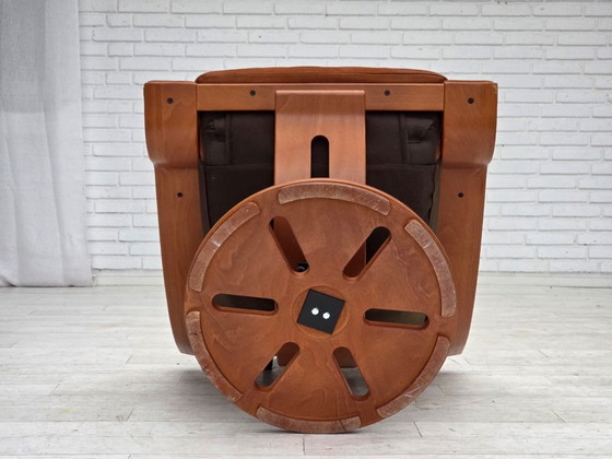 Image 1 of Anni '80, poltrona girevole svedese, pelle nabuk, tela, legno di faggio curvato.