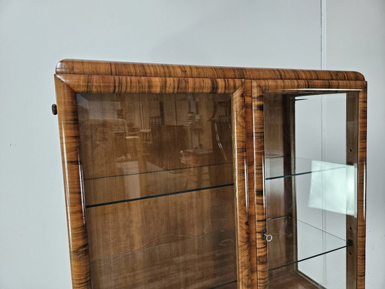 Vetrina francese Art Decò degli anni '40 in noce, Vetrine, Legno, Marrone (foto 4 di 28)