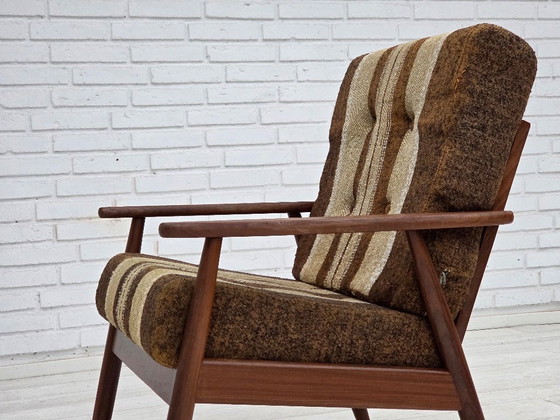 Image 1 of Fauteuil danois des années 1970, bois de teck, tissu d'ameublement en laine.