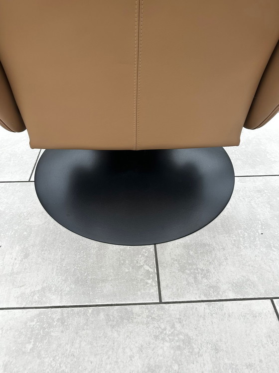 Image 1 of Leolux beige leather armchair