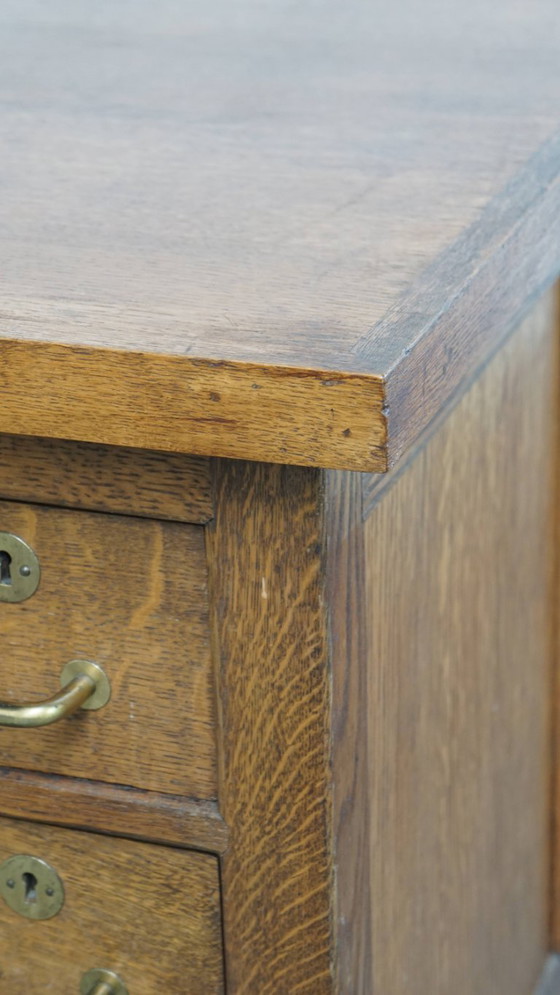 Image 1 of Antiker Art Deco Schreibtisch aus dem frühen 20. Jahrhundert aus Eichenholz im Stil der Amsterdamer Schule