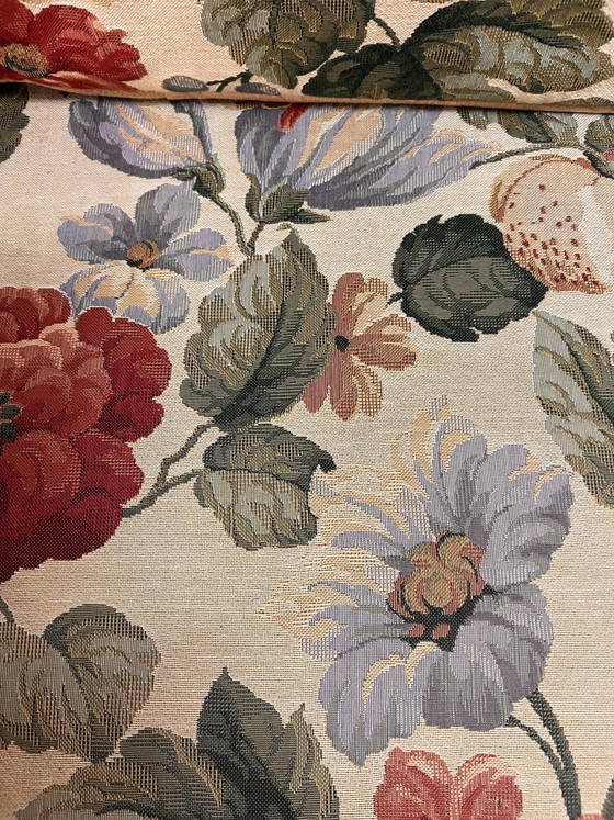 Image 1 of Banca di fiori in stile cottage inglese. 