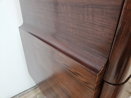 Image 1 of Art Deco commode in mahonie en roze esdoorn met spiegelblad.