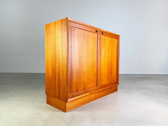 Image 1 of Cómoda Bramin de mediados de siglo, aparador HW, pequeño armario de teca