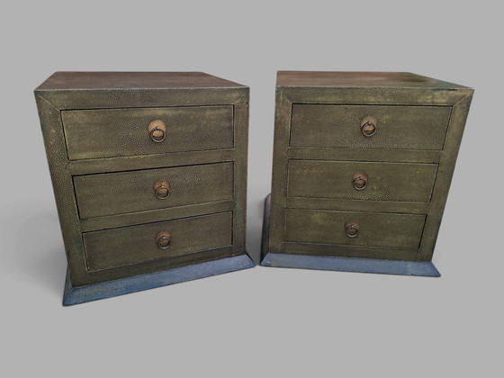 2 Comodini unici rivestiti in shagreen, cassettiere, dimensioni: 50x50cm e 50cm di altezza. – Leather, Wood (photo 3 of 6)