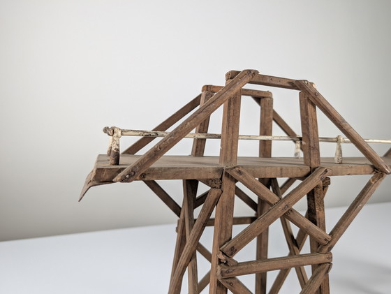 Image 1 of Modèle en bois et en fer du pont de la rivière Kwai, années 1950