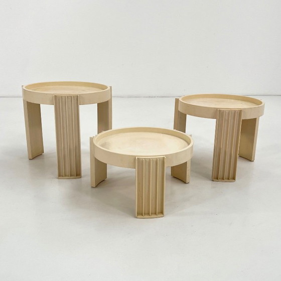 Ensemble de 3 Tables d'appoint gigognes Marema par Gianfranco Frattini pour Cassina, années 1960 – Plastic (photo 8 of 10)