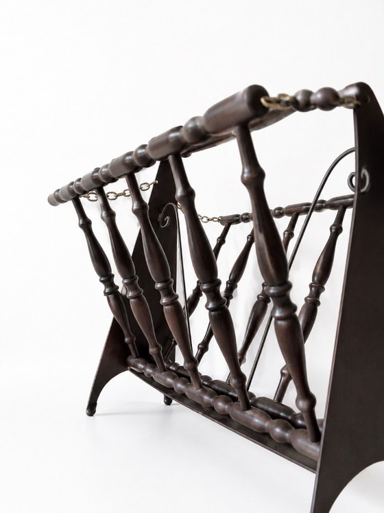 Image 1 of Revistero plegable italiano de mediados de siglo (años 50) – Madera teñida de ébano y latón