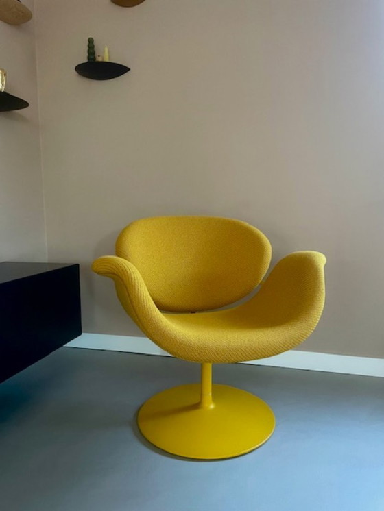 Image 1 of Artifort Tulip Midi F549 draaivoet (als nieuw)