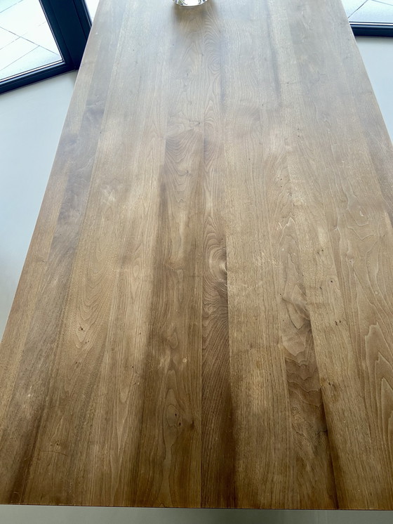 Image 1 of Mesa de nogal americano