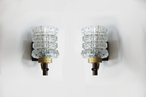 Image 1 of Paar Wandleuchten aus strukturiertem Glas, Holz und vergoldetem Metall, 1970