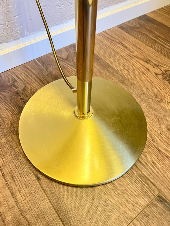 Image 1 of GKS - Gebrüder Knappstein Leuchten - Mid Century Lampadaire En Laiton Avec Bras Pivotant, Abat-jour Beige Allemagne, Années 1960