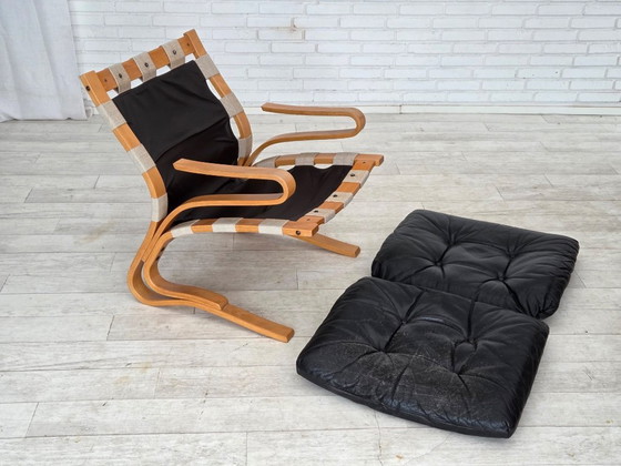 Image 1 of Sillón de diseño noruego, años 70, modelo "Kengu", cuero, madera curvada.