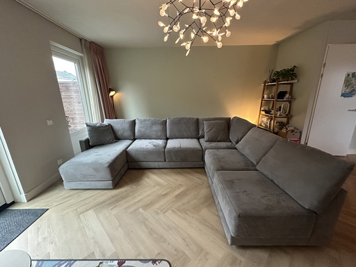 Banco gris de Crate & Barrel