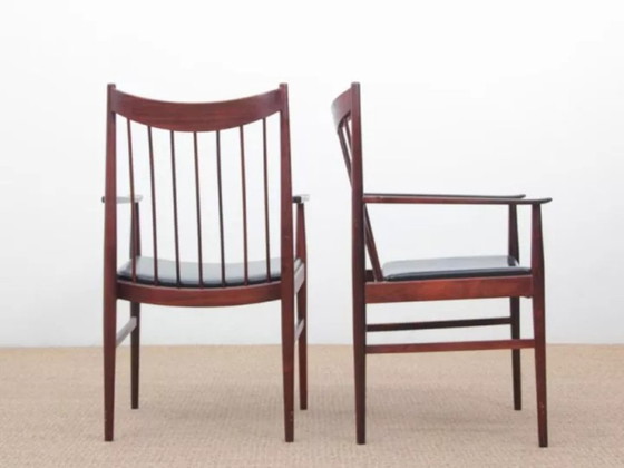 Image 1 of Een paar fauteuils en een bijzettafel, Deens, van palissanderhout en leer, ontworpen door Arne Vodder voor Sibast in 1960.