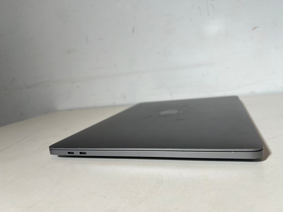 Apple MacBook Pro 13” M1 (2020) – Space Grey / Silver (photo 6 of 6)