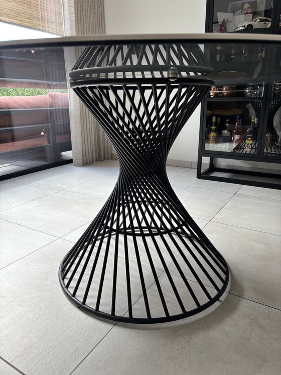 Image 1 of Runder Tisch im italienischen Design
