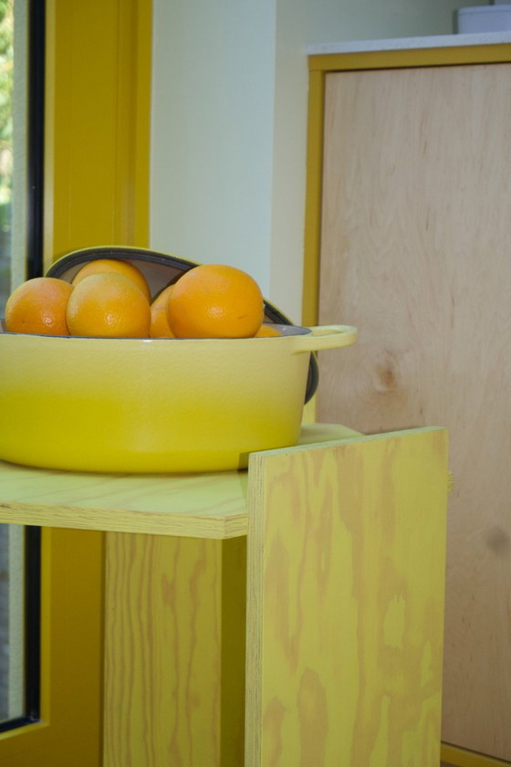 Table d'appoint Hexagonale Faite Main / Rangement Design – Bois Jaune – Dina De pauw, Tables d'appoint, Wood (photo 2 of 5)