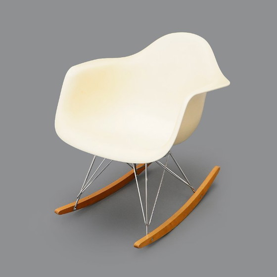 Image 1 of Sedia a dondolo “RAR” di Charles & Ray Eames per Vitra, anni '50