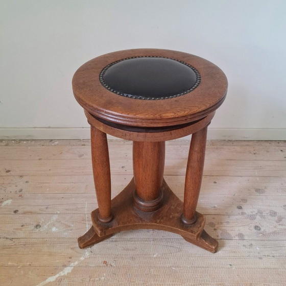 Antiker Klavierhocker aus Holz mit Schraubmechanismus – Art-Deco-Stil – Wood (photo 5 of 5)