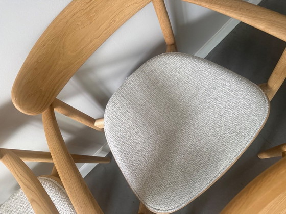 6 Bolia Merge eetkamerstoelen: 3 gestoffeerd, 3 eikenhout – Textile, Wood (photo 2 of 7)