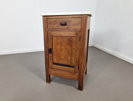 Art Deco Halkastje | Nachtkastje – Marble, Wood (photo 9 of 10)