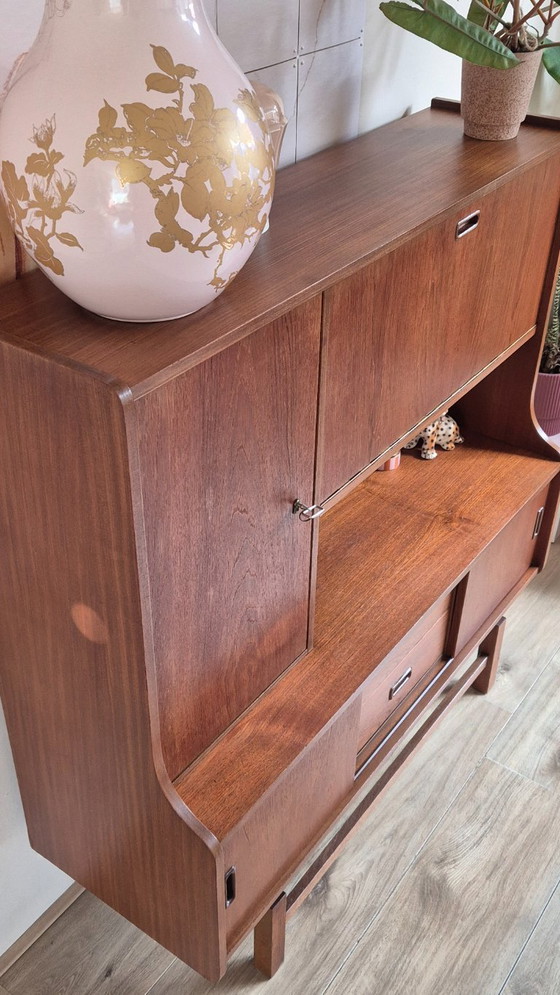 Image 1 of Armario alto antiguo