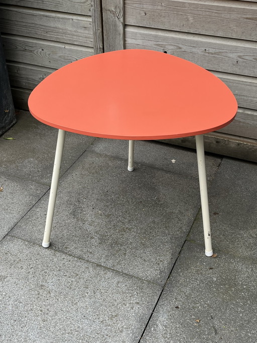 Vintage Dreieckiger Beistelltisch Rosarot