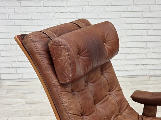 Image 1 of Anni '60, poltrona girevole scandinava, rivestimento in pelle marrone.