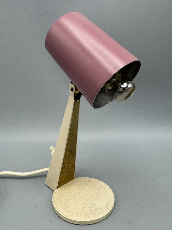 Image 1 of Lampe de table vintage avec abat-jour rose et bouton lumineux