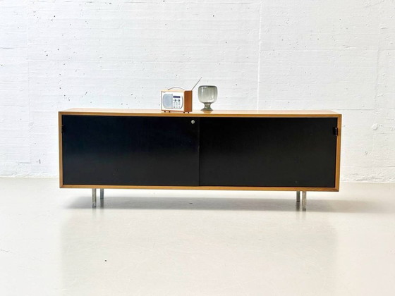 Image 1 of Sideboard aus Walnussholz von Knoll International, 1960er Jahre