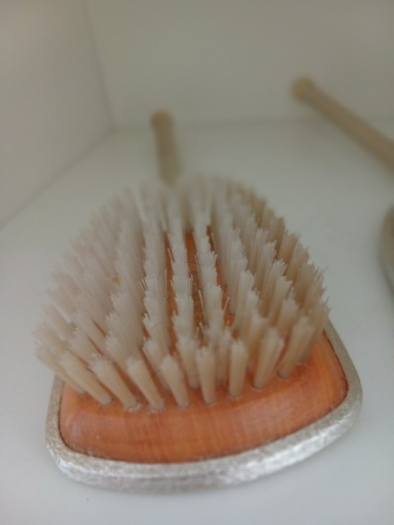 Vintage Hairbrush and Hand Mirror/Dressing Table Set – Decoration, Glass, Metal (photo 11 of 12)
