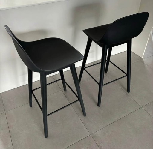 2x Muuto - sgabello da bar in fibra con base in legno - nero - MENTA