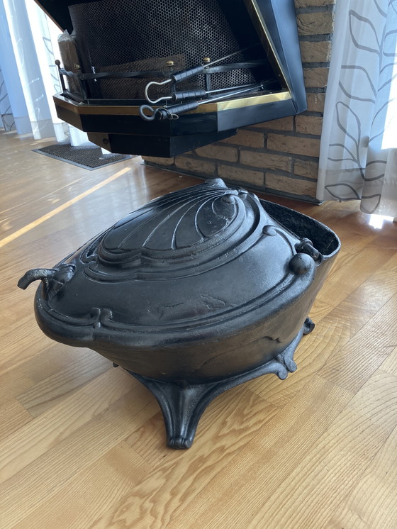 Image 1 of Vintage Kolen/Haardhout opslag gietijzer zwart
