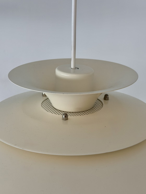 Lampada a sospensione vintage scandinava a 7 strati – Crema/Avorio – Di JEKA, Denmark, anni '60 (photo 4 of 15)