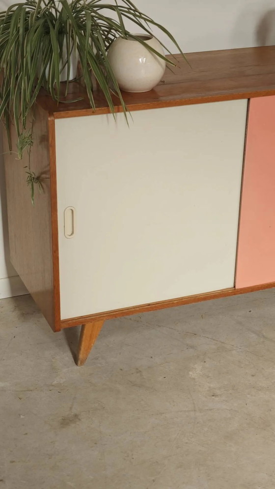 Credenza U452 rosa e bianca di Jiri Jiroutek per Interier Praha – Armadi contenitori, Legno, Design (photo 11 of 28)