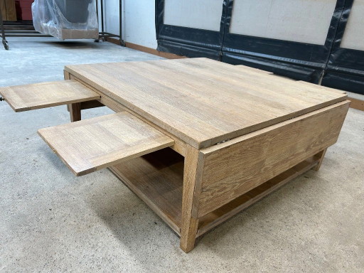 Wooden coffee table with extendable tops