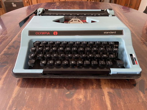 Máquina de escribir Olympia Standard antigua (años 70) - Azul cielo – cadeaus, Plastic