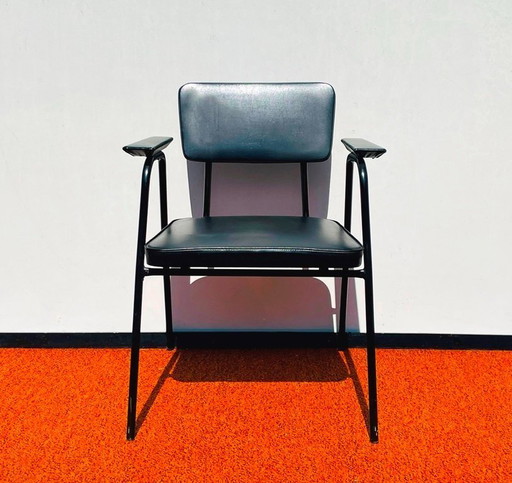 Meurop-Stuhl von Pierre Guariche. Vintage aus den 60er Jahren.