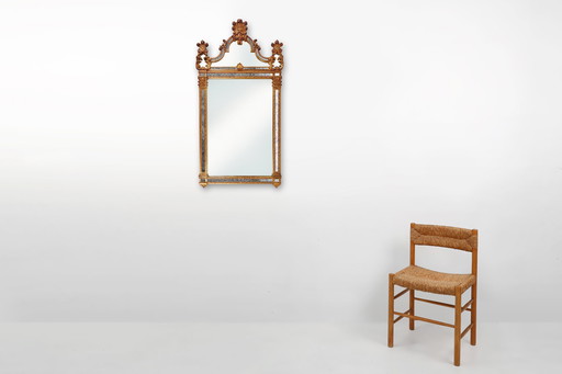 Miroir français de style baroque ou rococo à crête dorée, orné d'un verre miroir fumé