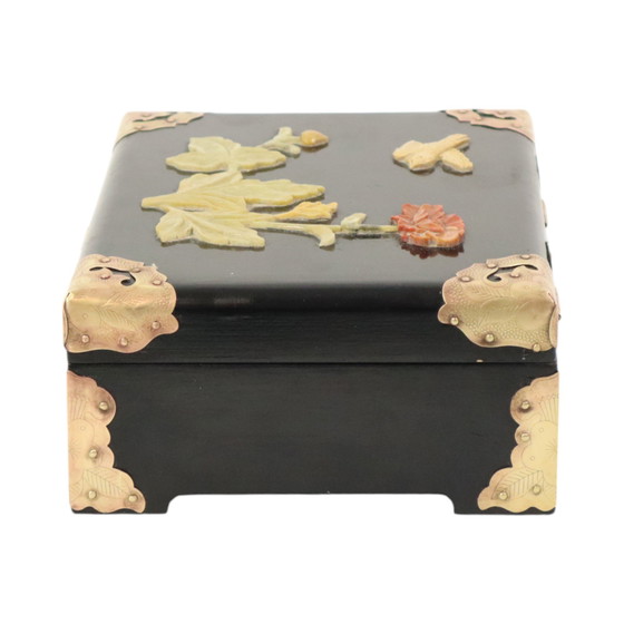 Image 1 of Boîte à bijoux chinoise laquée
